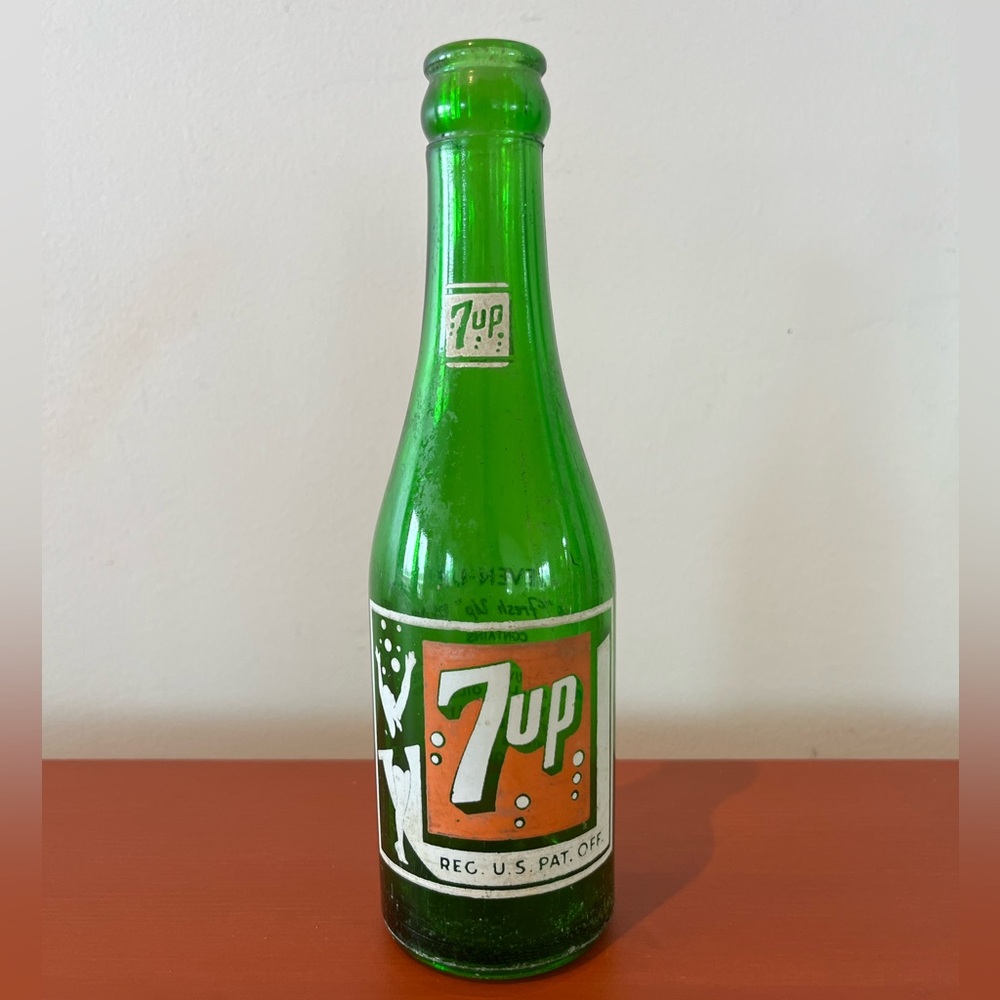 Vintage 7Up 1951 Lady & Bubbles Duraglas Green 94 Soda Bottle 7oz Cleveland, Oh